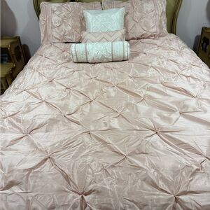 Madison Park Pink Pintuck Comforter Set